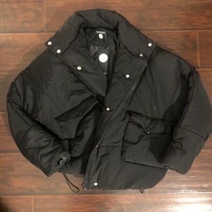 Boohoo Tall cropped puffer size small!